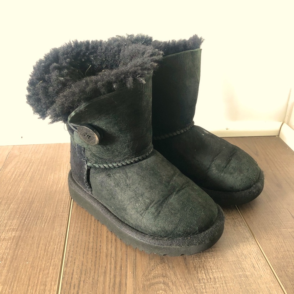 UGG Black Bailey Button Boots Toddler/Little Kid - Size 8